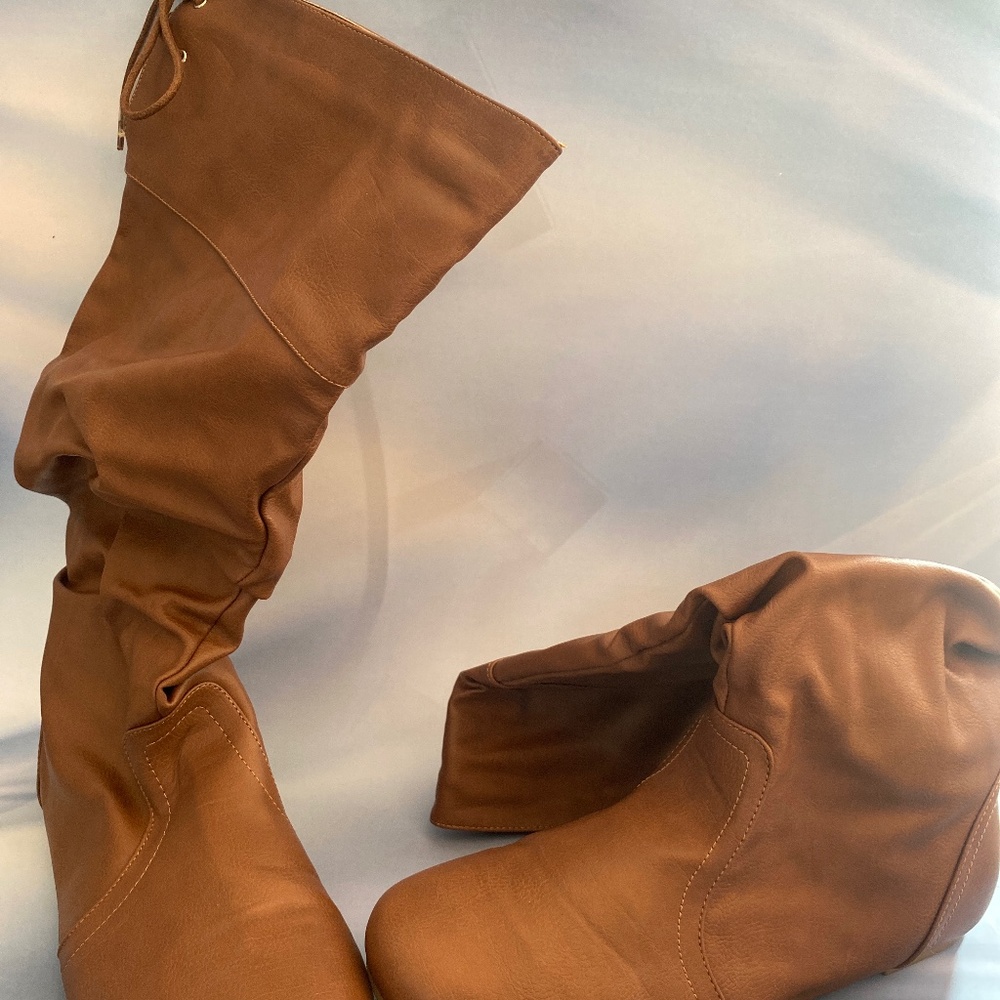 Wide calf tie string boots